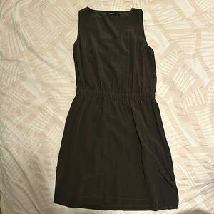 Like New -- Theory - green silk dress - size 4